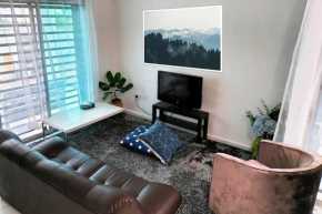 IRIS 55 Corner Lot House Spacious Outdoor With Wi-Fi